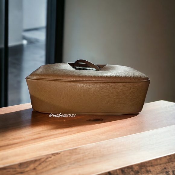 Michael Kors Kelsey Pebbled Leather Shoulder Bag in Luggage NWT - Picture 4 of 6